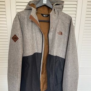 North Face Men’s Rain Jacket / Windbreaker